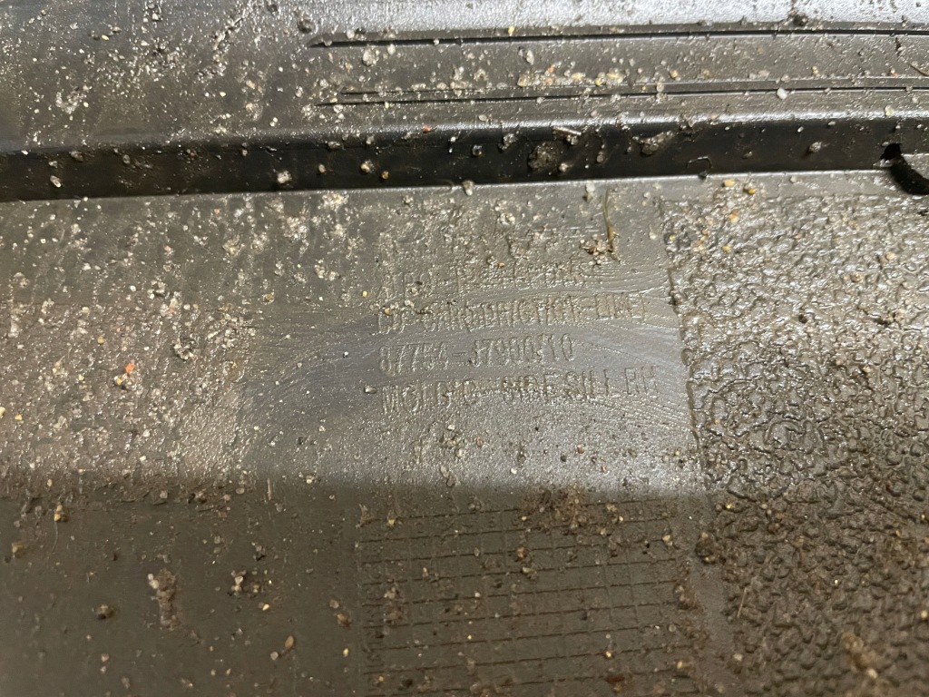 Kia ceed 3 рестайлинг  hb 21+ gt line молдинг порог правая h8 87754-j7900 идеальное состояние Киев