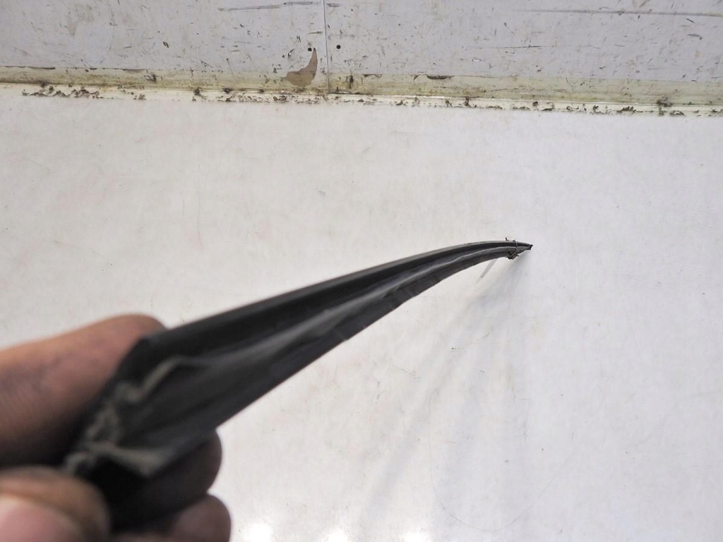 фото №5, Молдинг стекло лобовое правая bmw e61