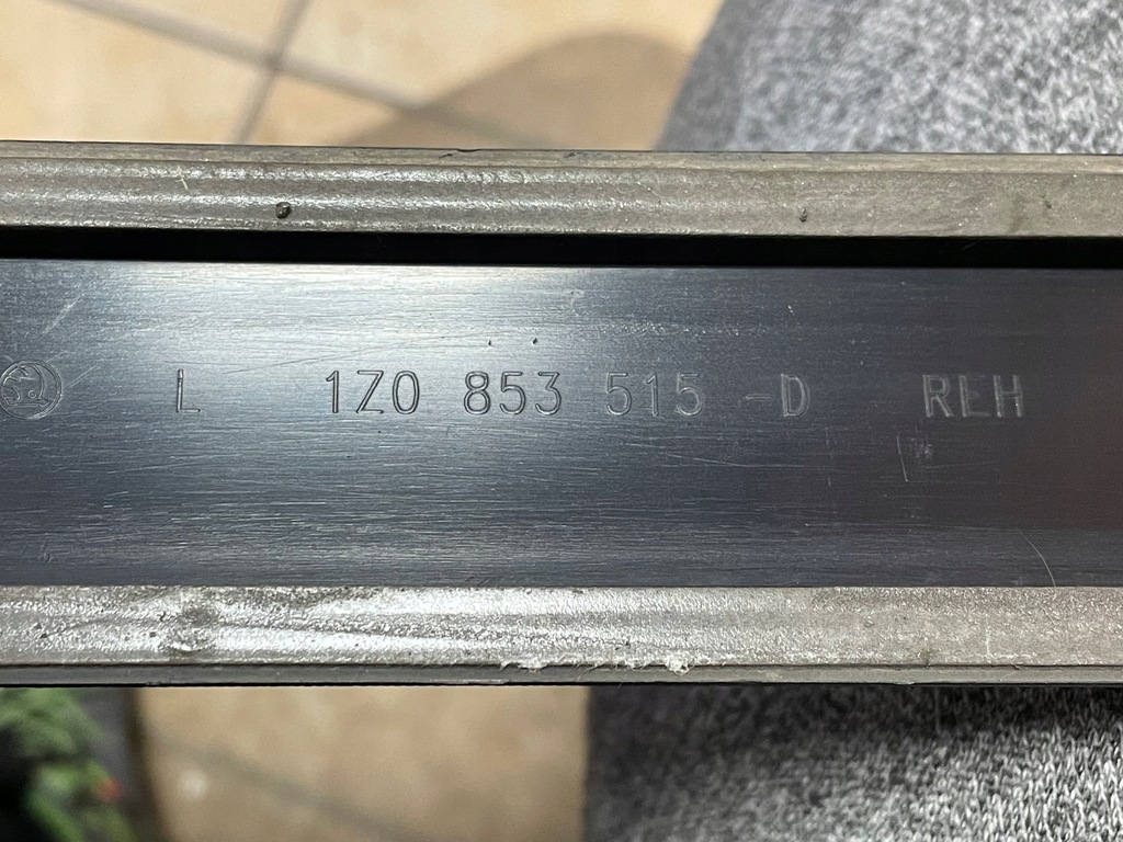 фото №9, Skoda octavia молдинг декоративна двері 1z0853515-d