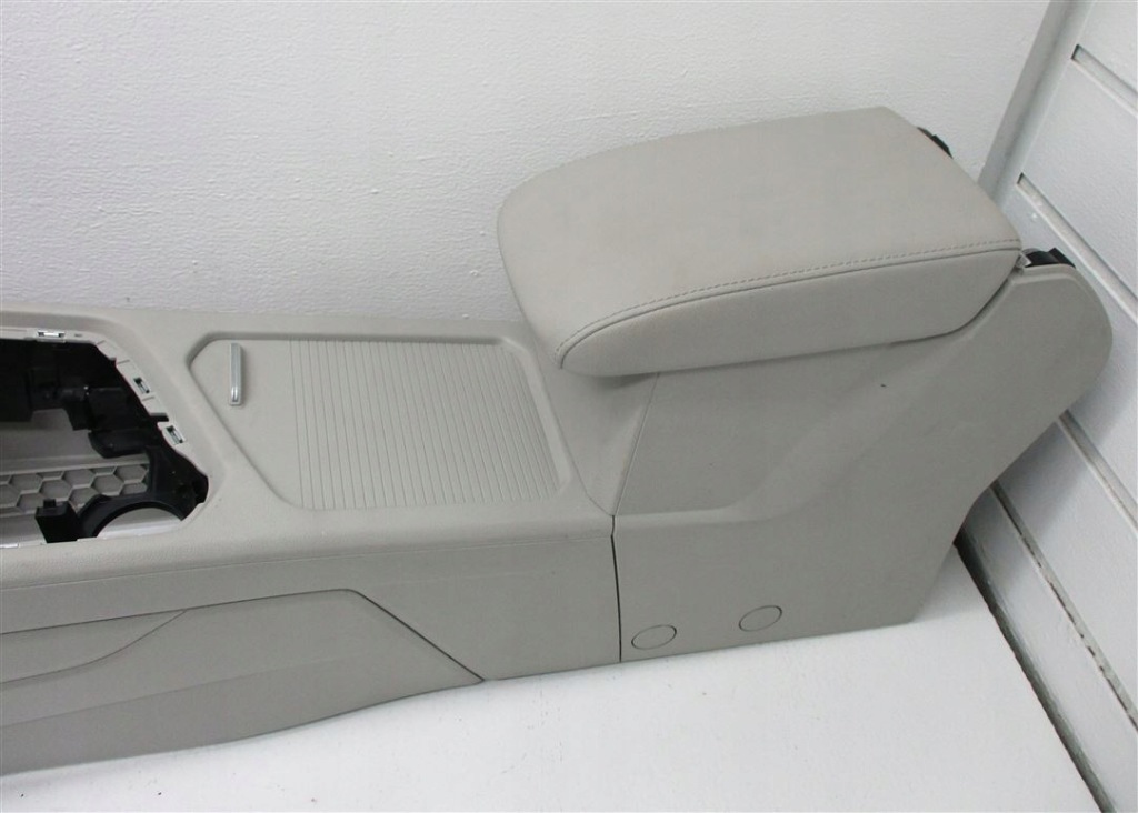 Туннель средний подлокотник кожа beż vw tiguan ii Цена