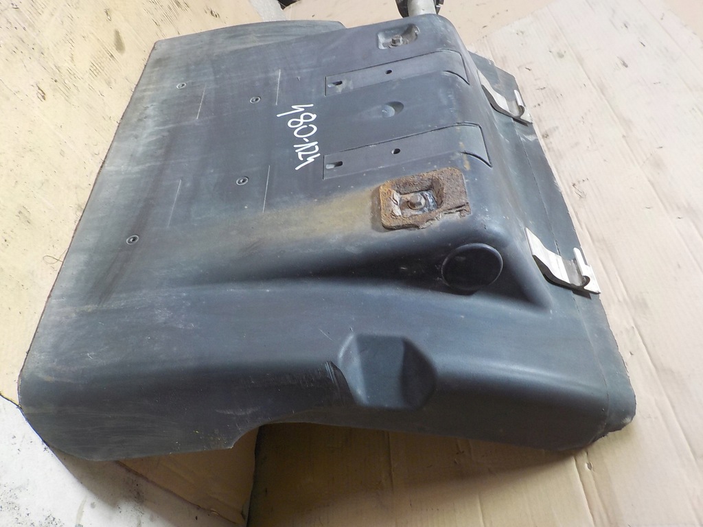 фото №2, Volvofh480 підкрилок праве задня