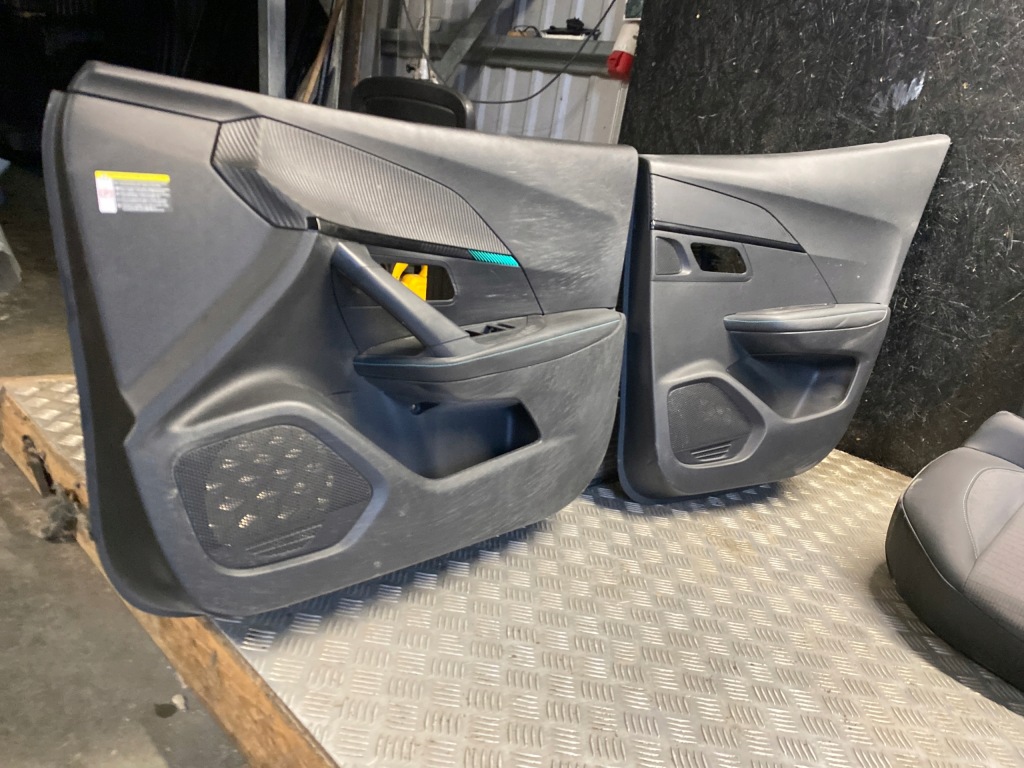 фото №7, Сидіння, заднє сидіння, комплект peugeot 2008 ii 2021 панель двері підлокітник