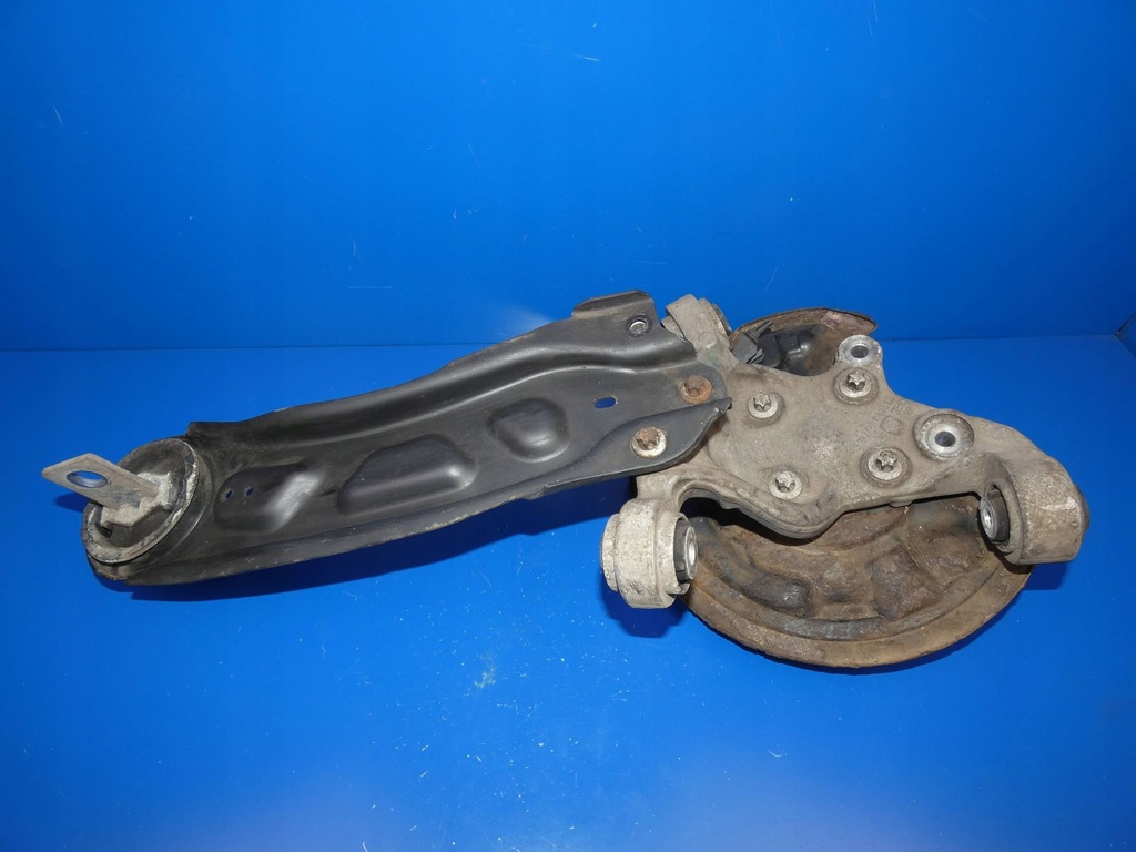 фото №1, Mercedes gla w156 x156 поворотный кулак ступица рычаг правый задняя