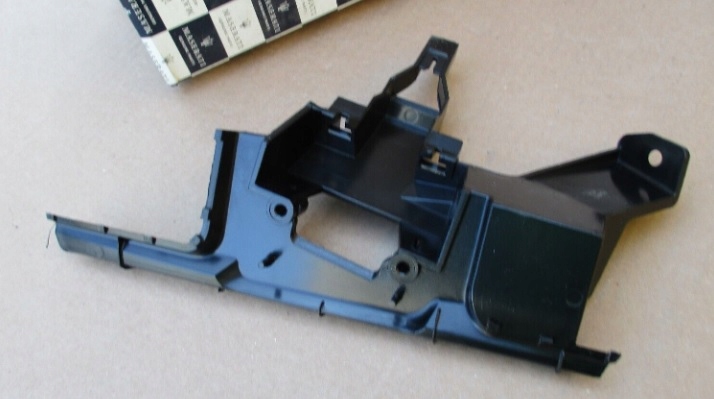 фото №1, Maserati granturismo 2008-2012 передние левая кронштейн распылителя ref. оригинальный номер