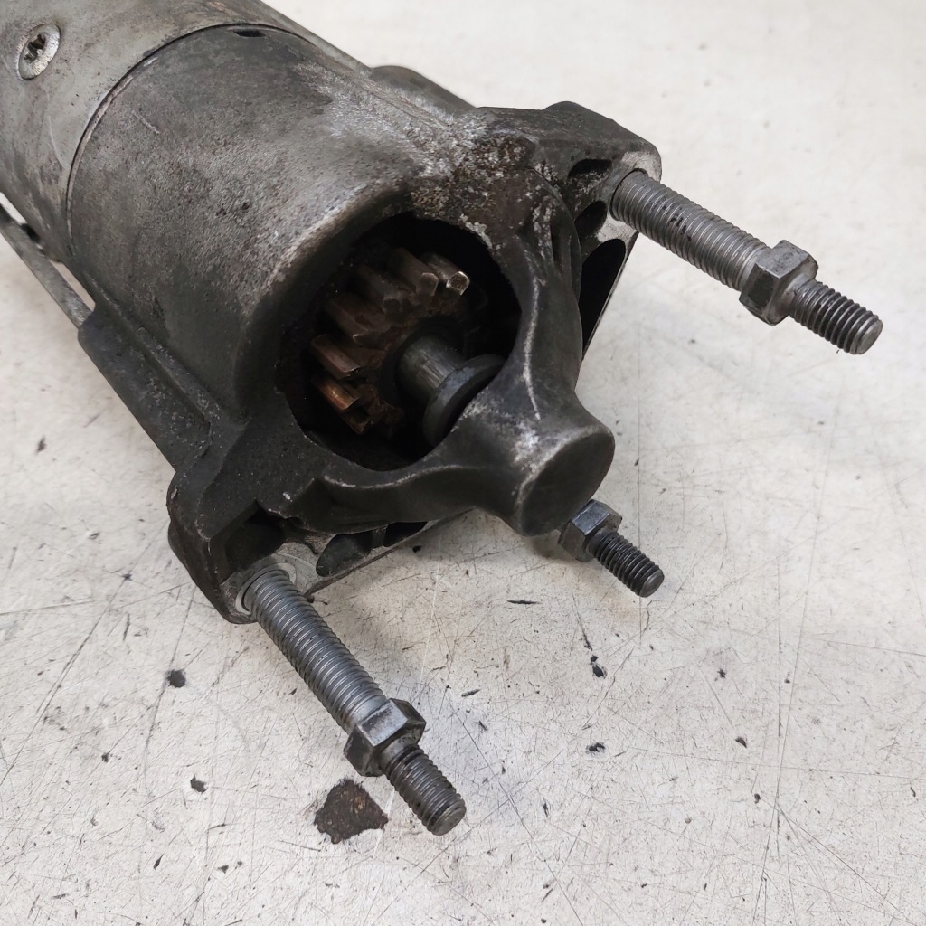 Купити Volvo v40 2 d4 2,0d 2014 v42 стартер 30659576