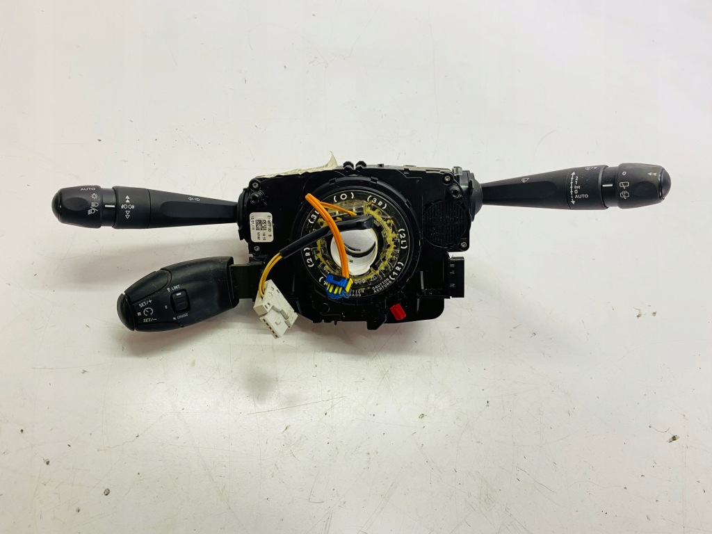 фото №1, Переключатель комбинированный peugeot 208 98081769zd