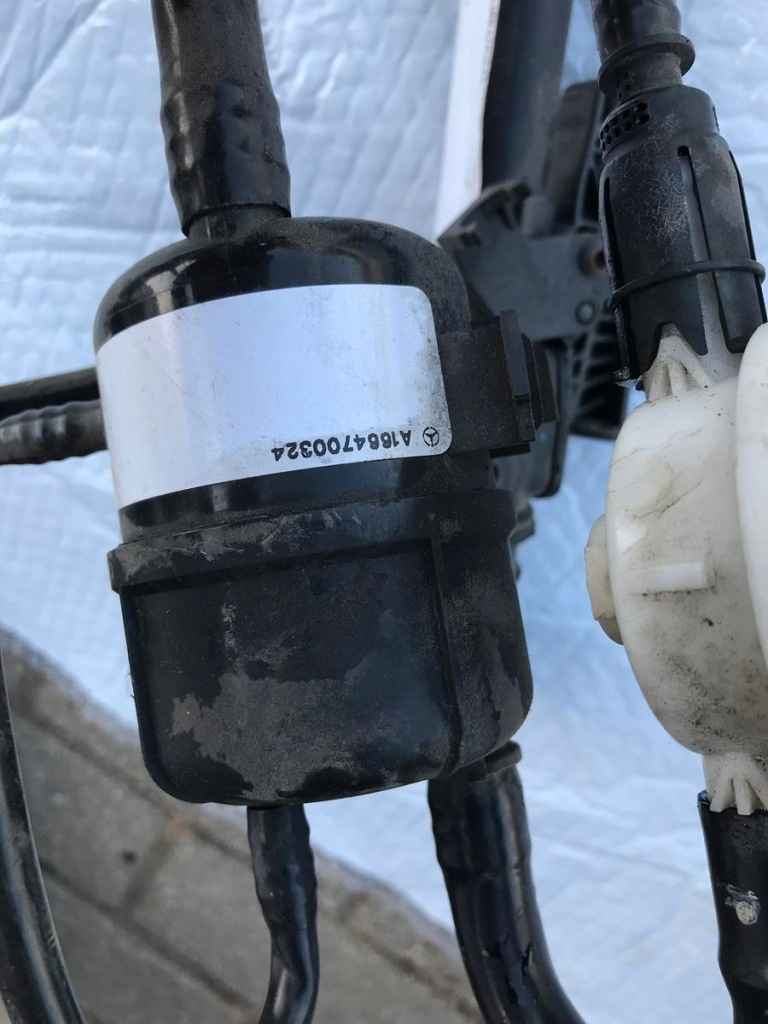 фото №3, Mercedes ml gl gle w166 заливная горловина adblue