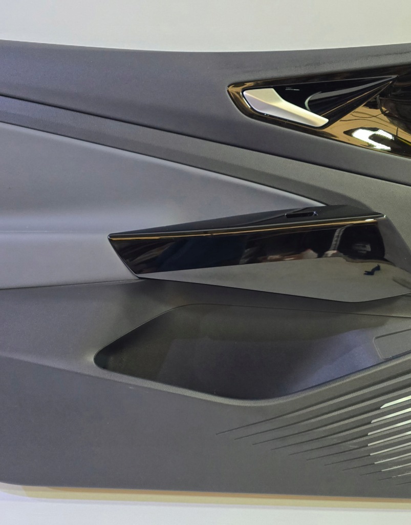 фото №8, Vw id.4 оббивка обшивка двері лівий перед шкіра 11c867009b eou 11b867011 uk