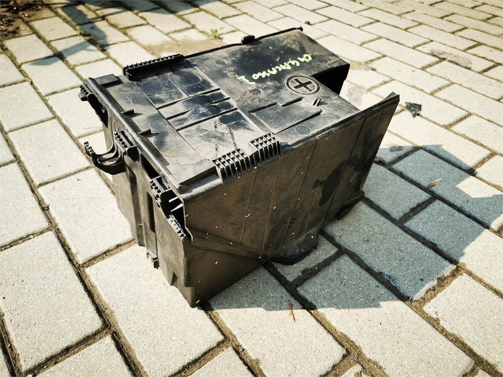 фото №1, Citroen c4 picasso i корпус акумулятор