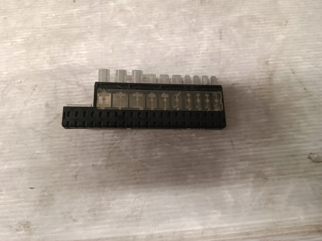 фото №1, Hyundai tucson iii предохранитель комбинированный 18980-09600