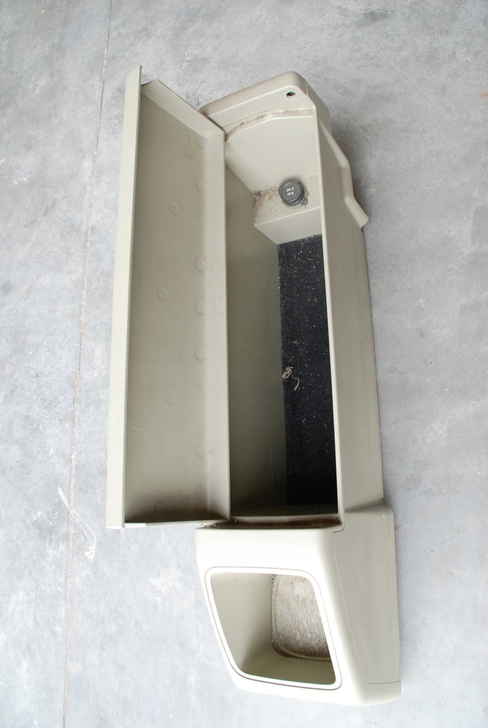 фото №4, Бардачок полка кабины volvo fh 4