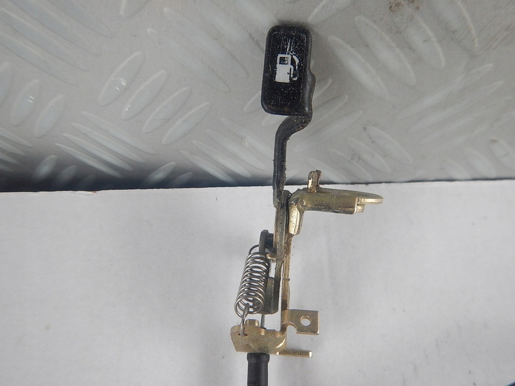 фото №2, Toyota corolla verso ii ручка трос крышка заливной