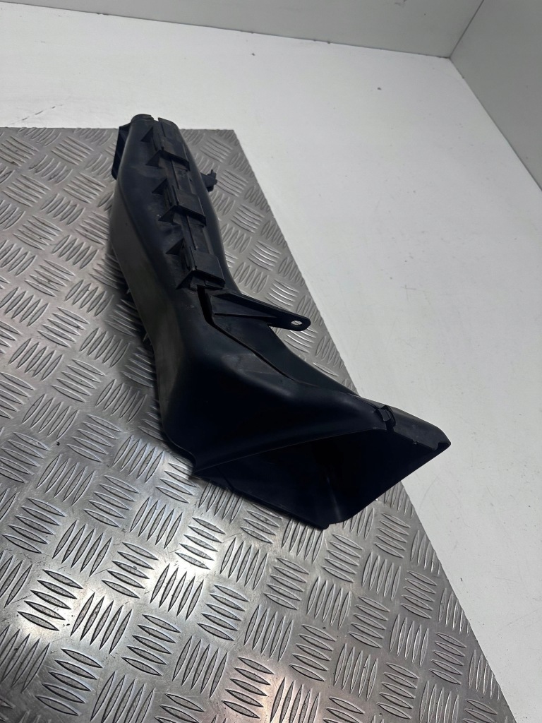 фото №1, Труба воздуха bmw 3 cabrio e93 8045361 2.5l бензиновый 160kw 2008