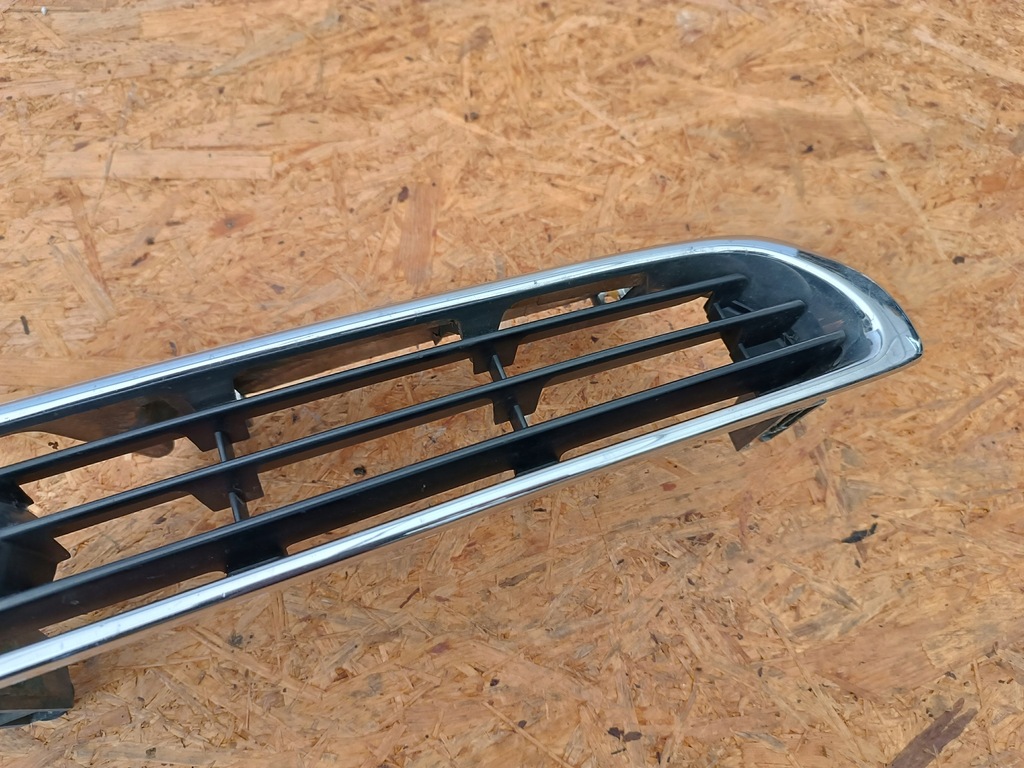 фото №7, Решітка решітка радіатора решітка радіатора бампера перед subaru legacy ii 1994- оригінал