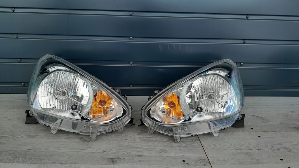 фото №1, Mitsubishi space star левая правая лампа перед передняя комплект ładne