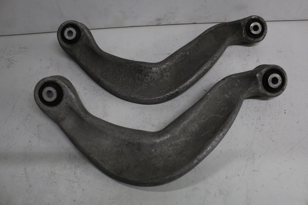 фото №1, Audi a4 b8 рычаг правый задняя 8k0505324f