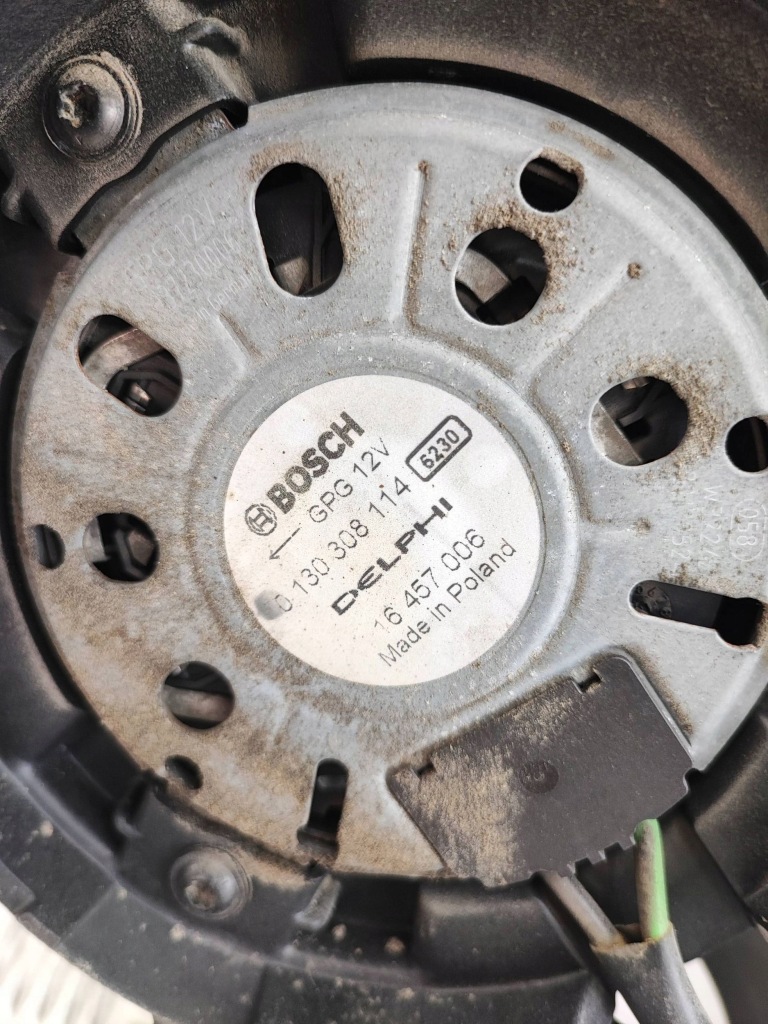 Opel astra j 2012 електричний вентилятор радіатора Зі Шроту