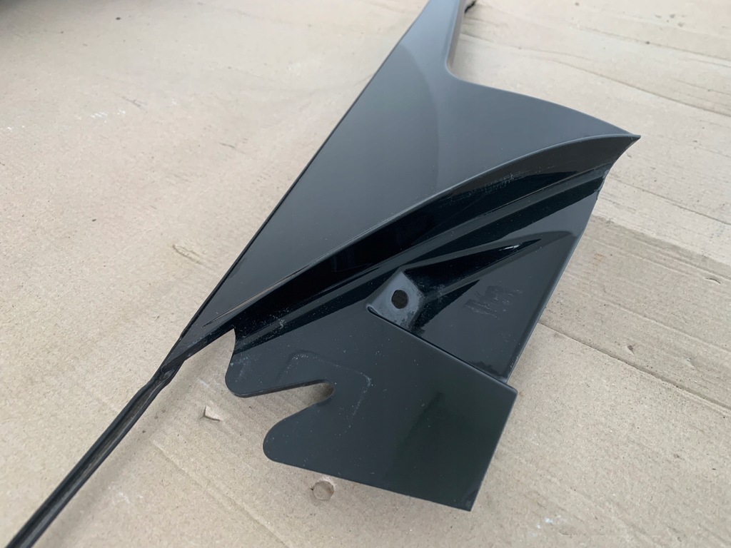 фото №6, Ford mustang mach-e rwd спойлер правий кришки молдинг оригінал