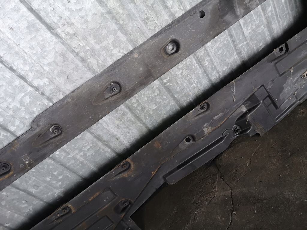 фото №9, Захист підвіска audi a8 d3 права 4e0825206d