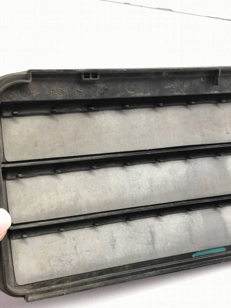 фото №7, Tesla model 3 2021 решітка вентиляційна pod бампером заднім 109875100c