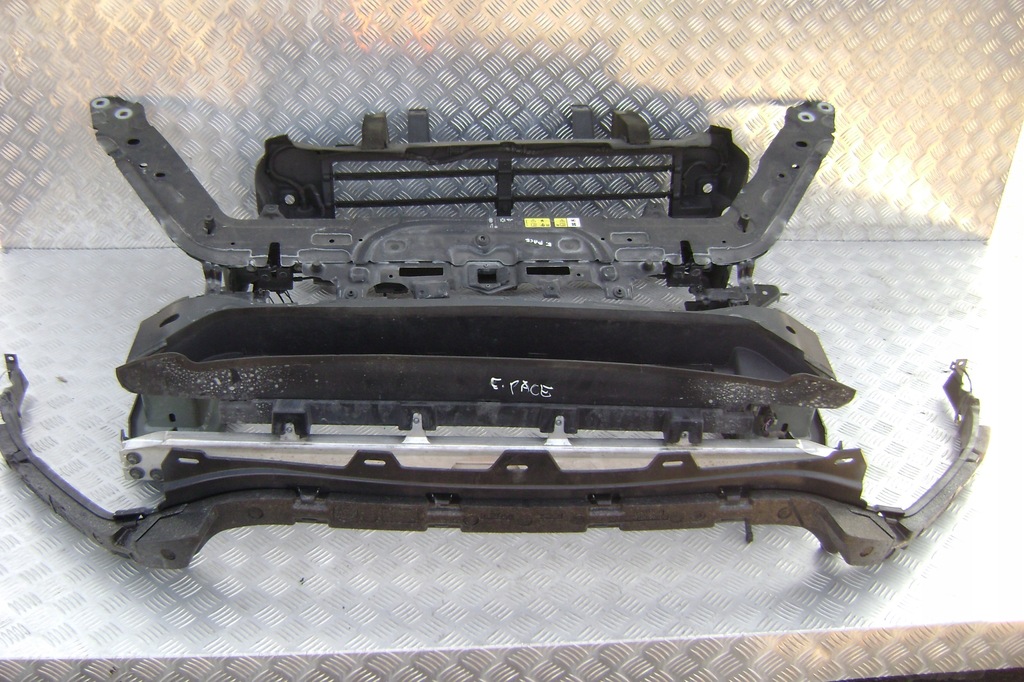 фото №13, Jaguar e-pace - kompletny перед