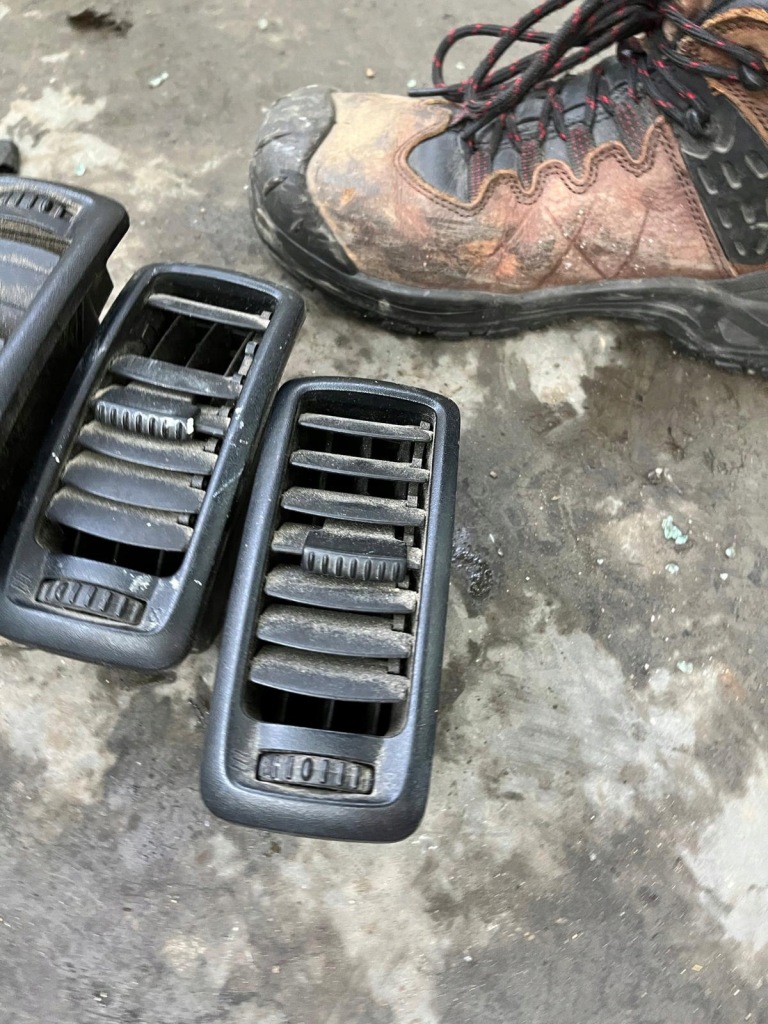 фото №1, Решітка обдув trafic vivaro primastar 01-14 czarna