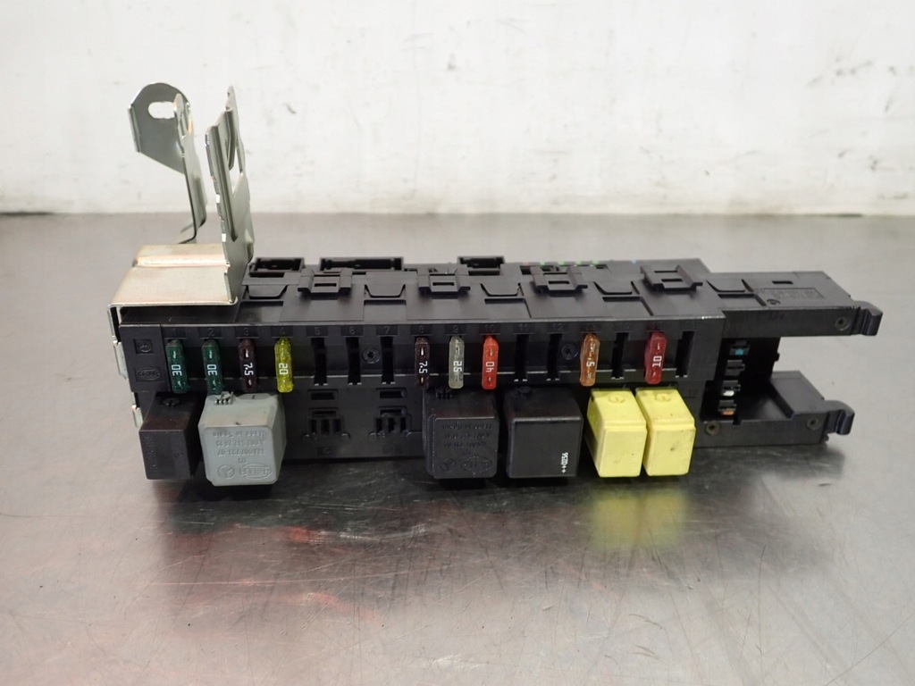 фото №1, Коробка запобіжників mercedes-benz w203 c180