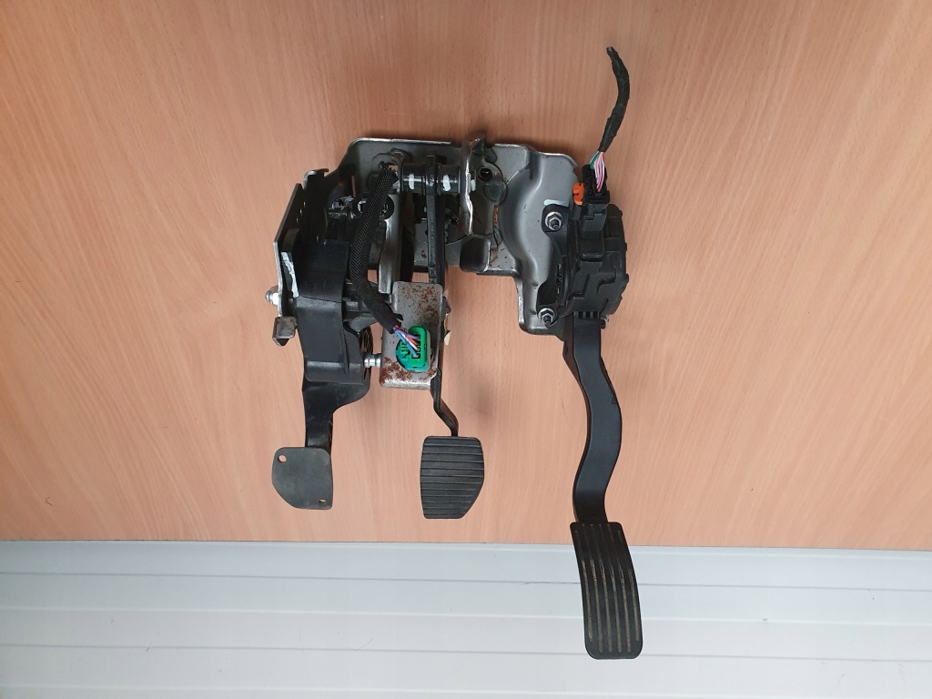 фото №1, Педаль гальма зчеплення газу citroen c4 cactus 1.2 thp 9671433780 9807334080