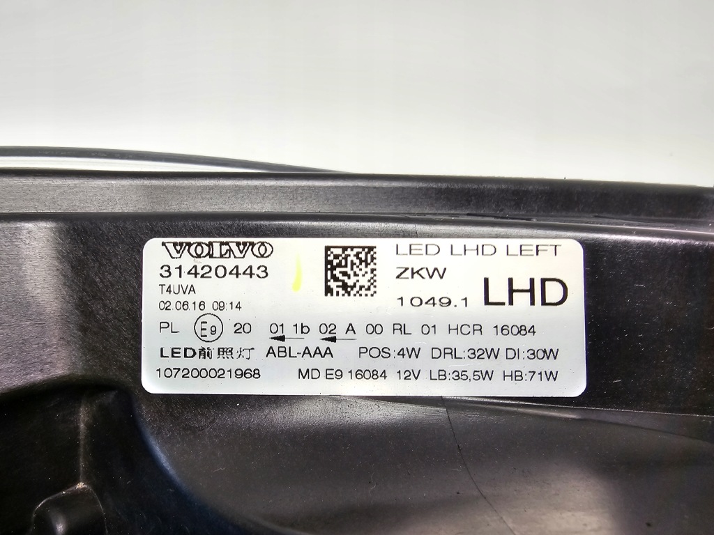 Фара volvo v40 2 2 рестайлінг  full led 2016-19 лівий перед європа ліва передня Зі Шроту