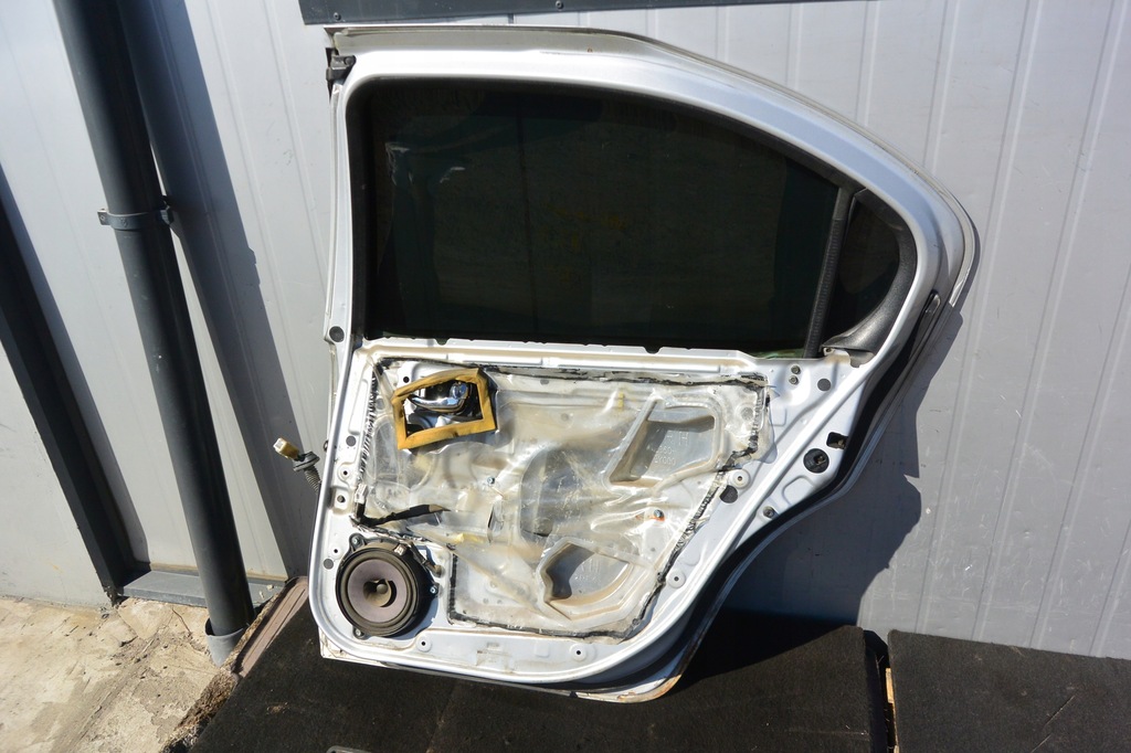 фото №13, Nissan maxima a33 qx дверь правое задняя 00-05