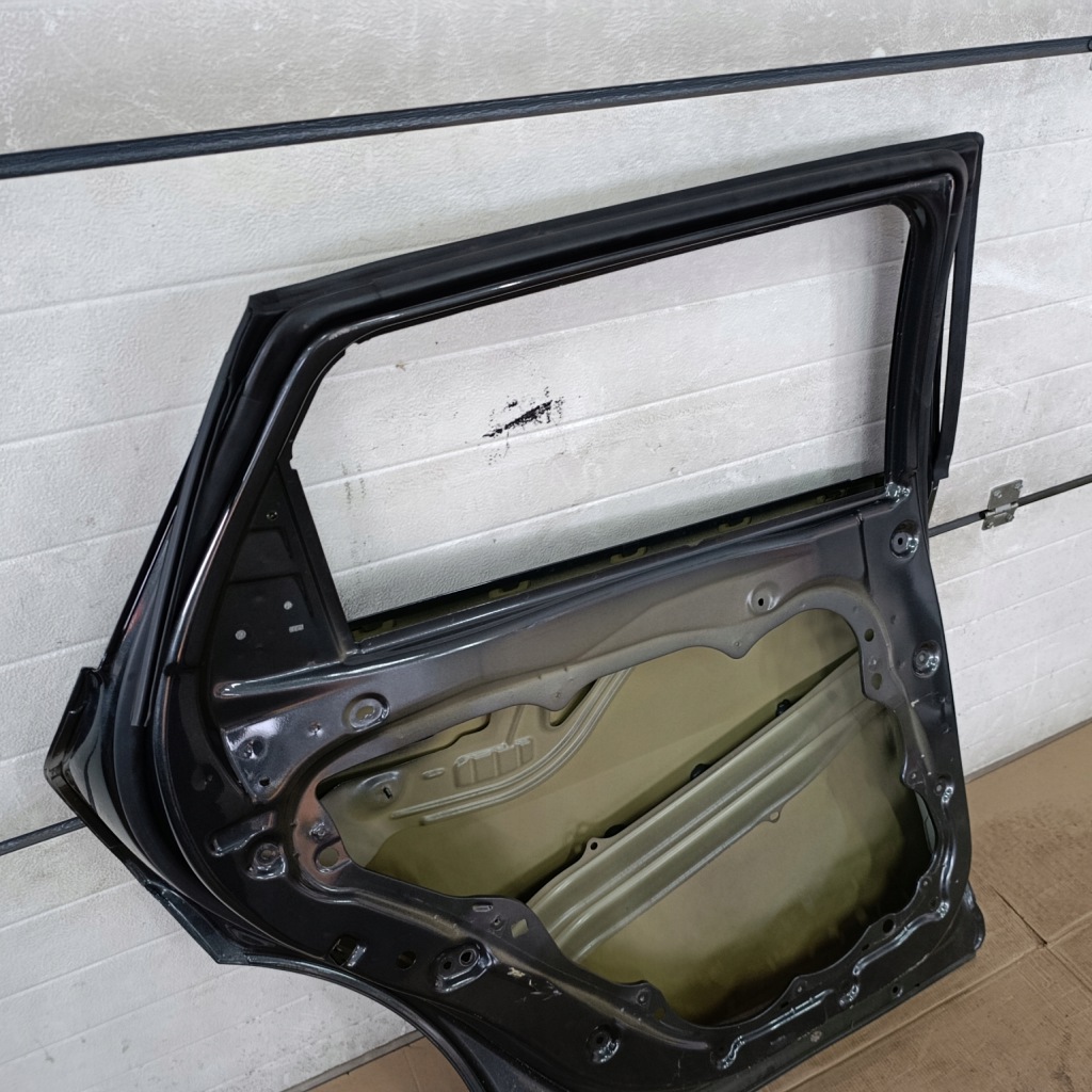 Двері лівий задній kia ev6 в Україні