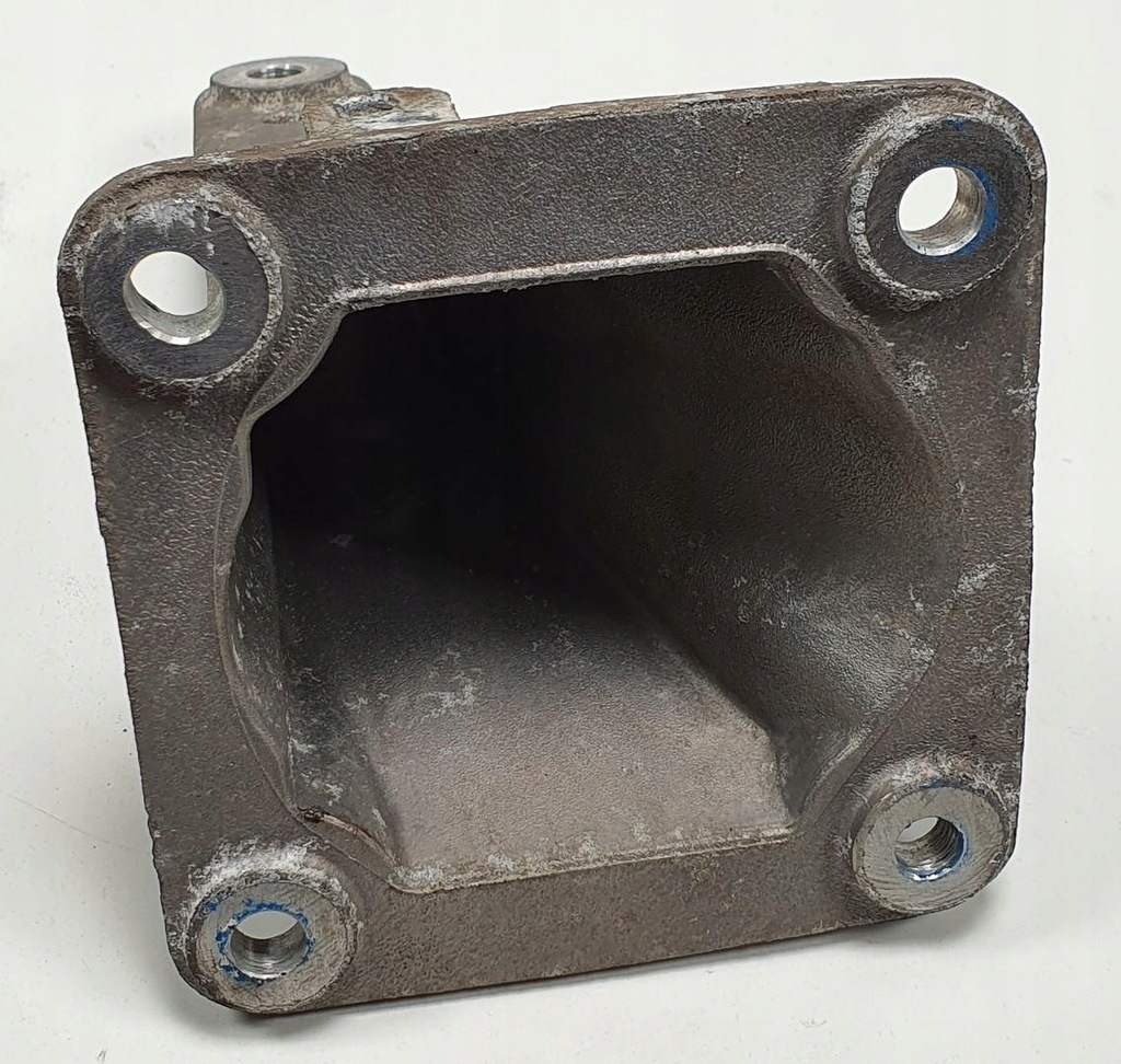 фото №3, Кронштейн двигателя правая aston martin rapide ad437m125db