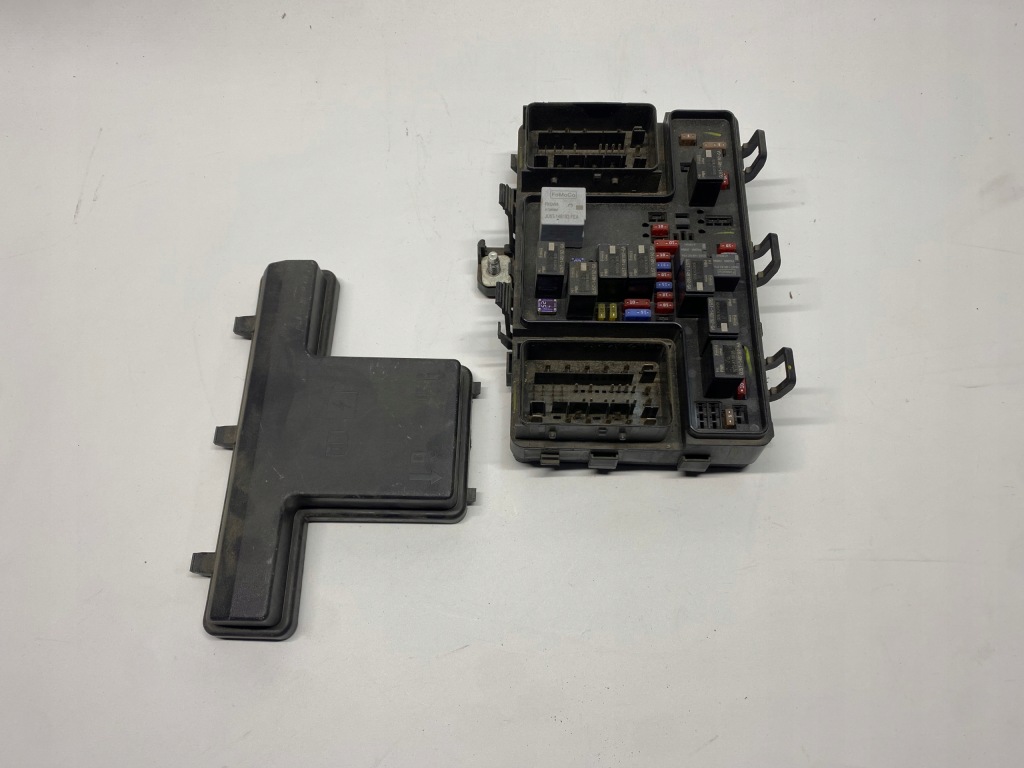 Купити Коробка запобіжників s-max mk2, galaxy mk4 ksgt-14a068-ea