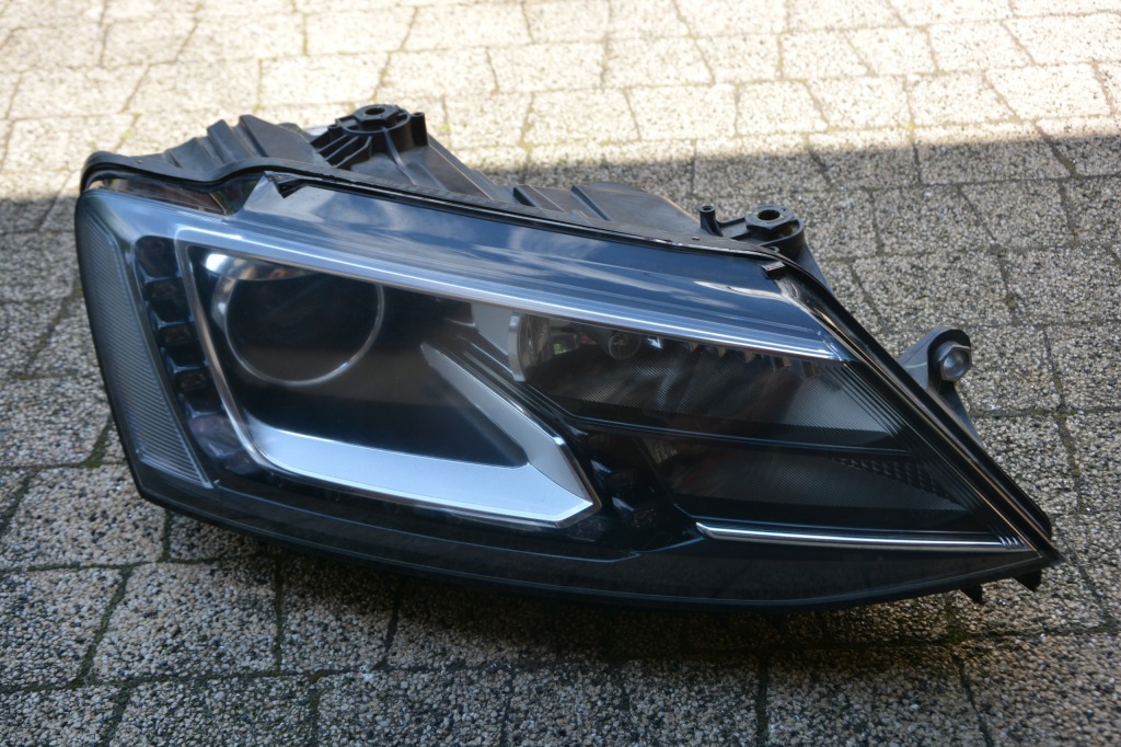 фото №1, Лампа правая ксенон led vw jetta 5c7941752e