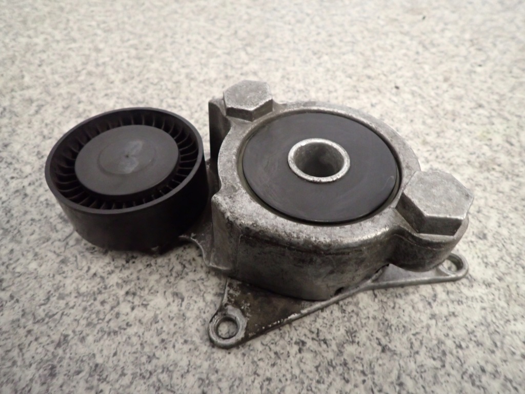 фото №2, Corolla verso 2.2 d-cat 04-09 натягувач ремінь