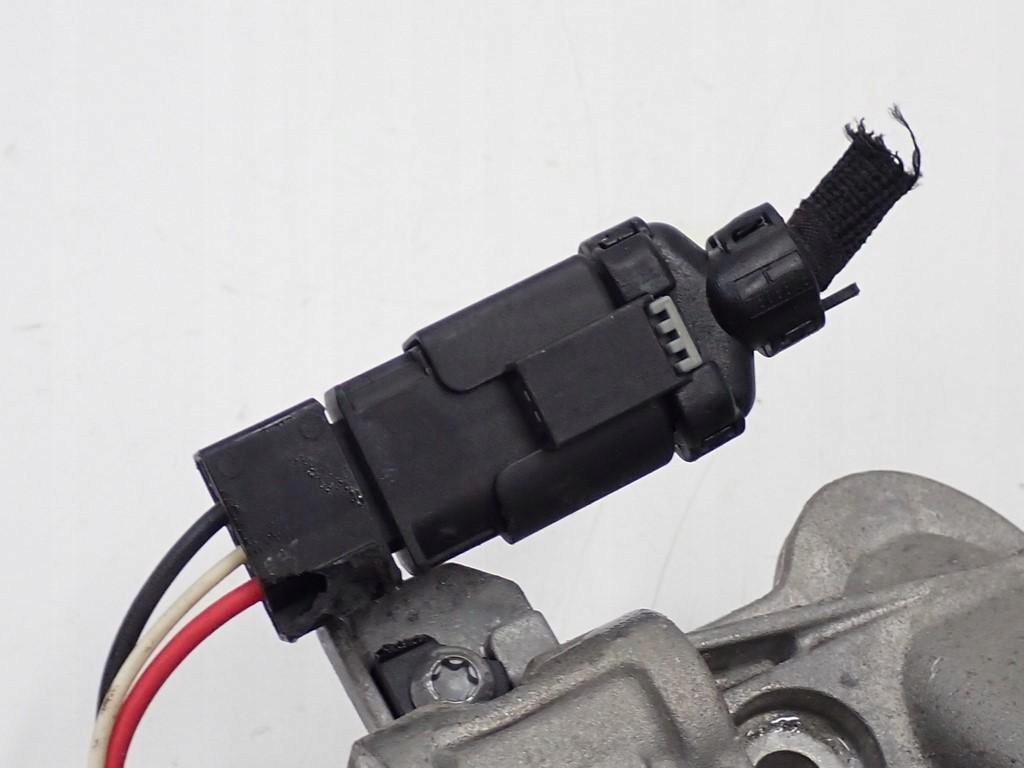 фото №8, Насос wody патрубок термостат 8471945 bmw x2 u10 x1 u11 2.0d 18d b47 23r