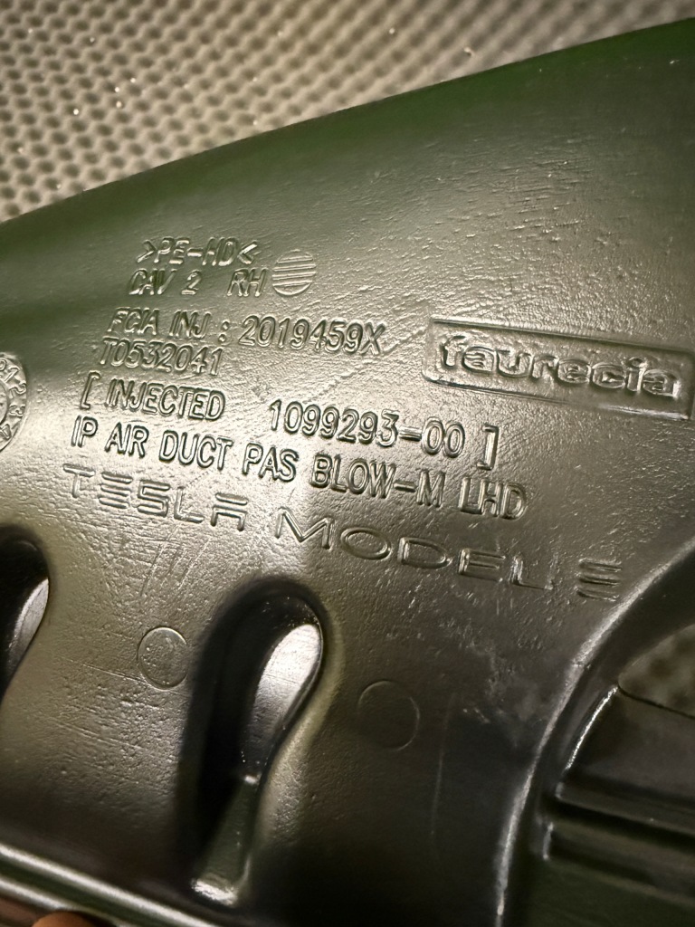 фото №3, 1099293-00 труба канал повітря панелі tesla model 3
