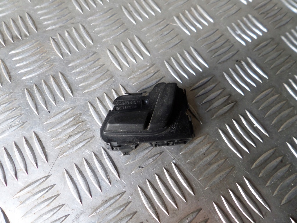 фото №1, Mercedes панель управление сиденье a2048709010