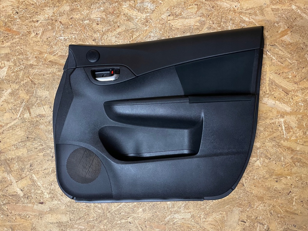 фото №1, Обшивка обивка дверь правый перед toyota verso s