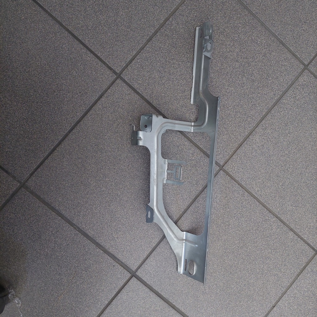 фото №1, Кронштейн кронштейн праве mercedes glc x253 9665878180