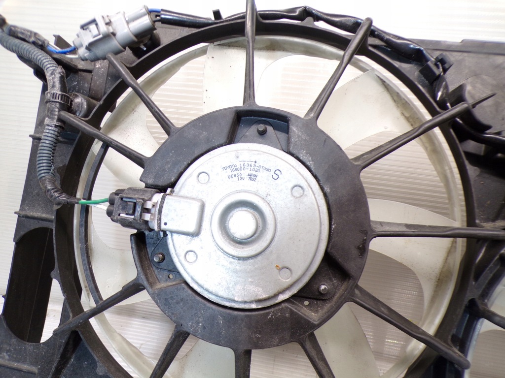 Вентилятор радиатора toyota auris ii 1.8 hybrrid 16040-0t540 422750-4594 в Украине