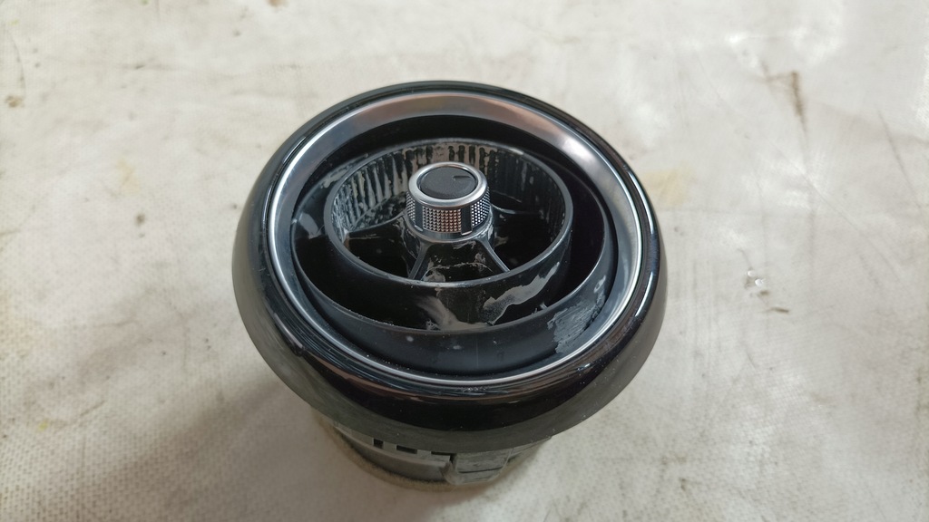 фото №11, Mazda cx3 15- решётка обдув консоли usa d09w64730