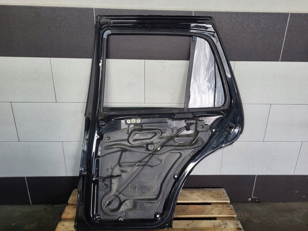фото №14, Дверь правый задняя правое задние 197 mercedes ml w163
