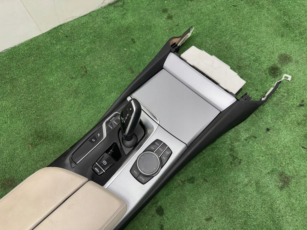 фото №10, Bmw 5 g30 середина оббивка сидіння тунель заднє сидіння обшивки шкіра harman kardon