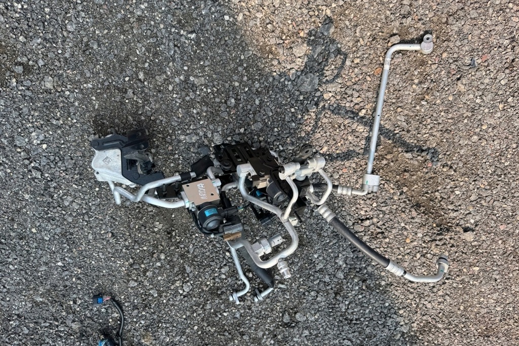 фото №13, Трубки кондиционера nissan ariya fe0 tw4466700010 electric 160kw 2024