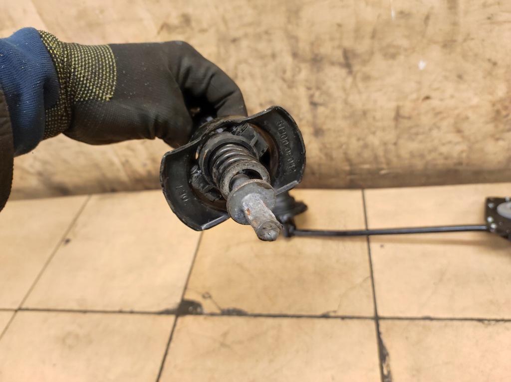 фото №7, Підйомник колеса запасного докатка highlander xu70 iv 4