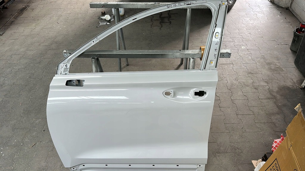 фото №1, Hyundai santa fe 2019- дверь левая передние перед