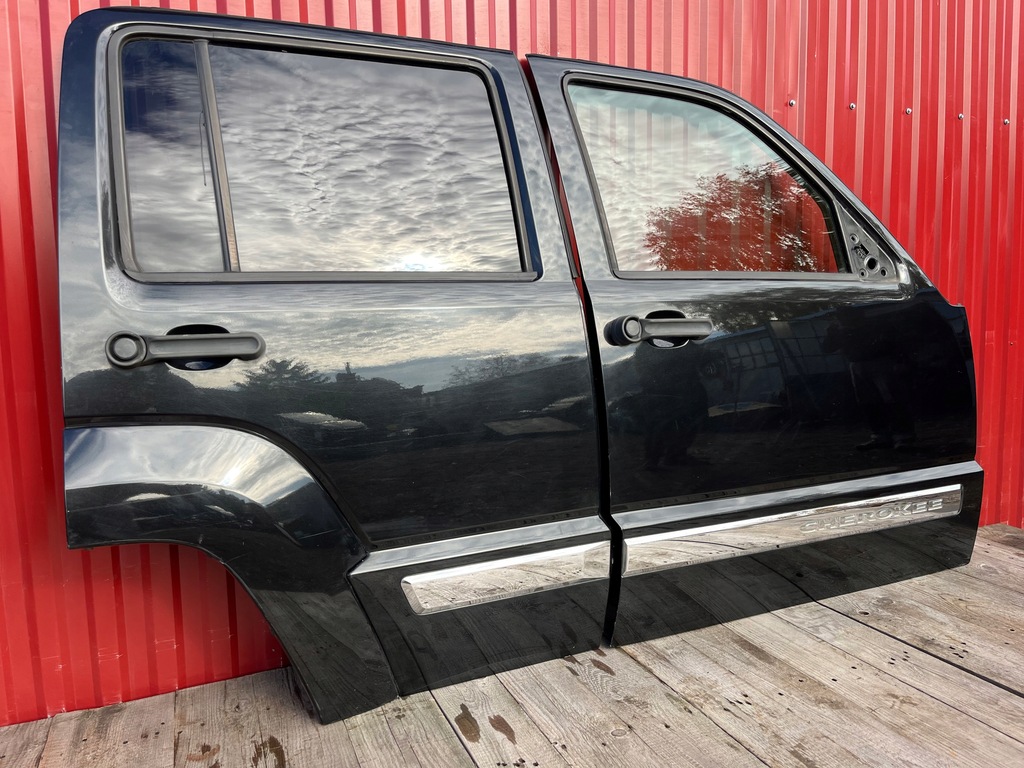фото №10, Jeep cherokee liberty kk дверь правый задняя оригинал состояние идеальное состояние