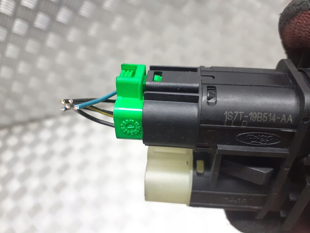 фото №2, Переключатель крышки задний ford mondeo mk3