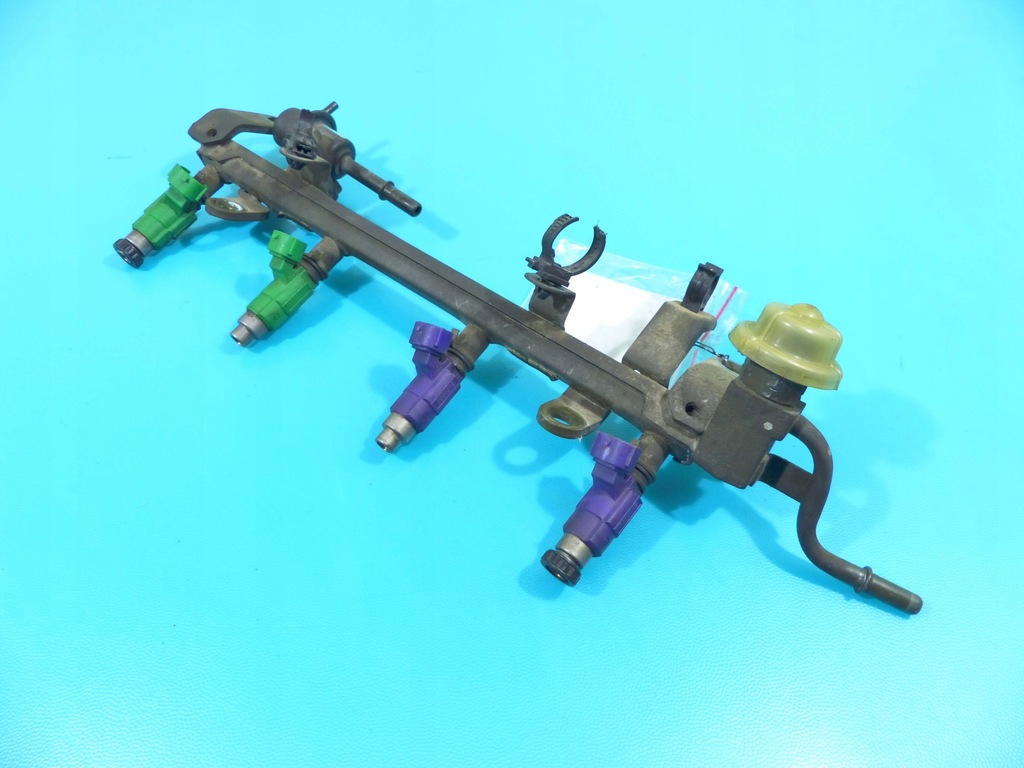 фото №1, 4x форсунка молдинг mazda premacy 2.0 16v